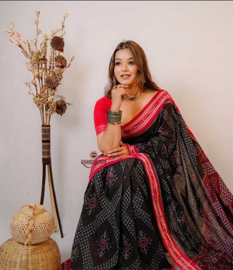 Why You Should Shop Authentic Sambalpuri Outfits Online